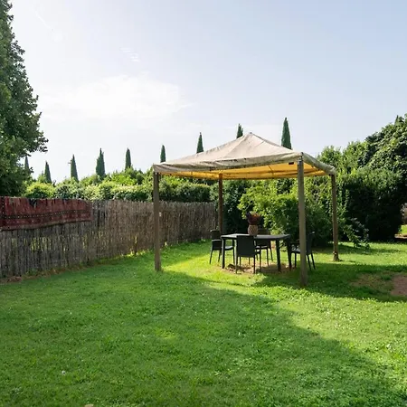 500 M From Centre Apartment Laterina